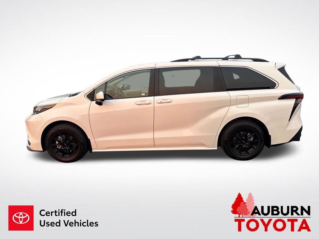 Certified 2025 Toyota Sienna LE AWD/4WD image 5