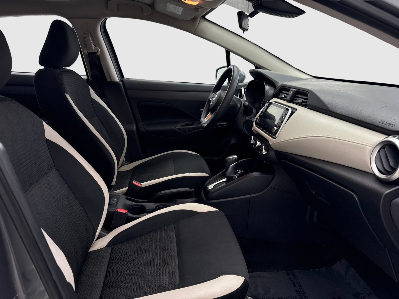 Used 2021 Nissan Versa SV FWD image 38