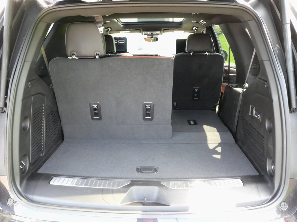 Used 2024 GMC Yukon Denali Ultimate AWD/4WD image 31