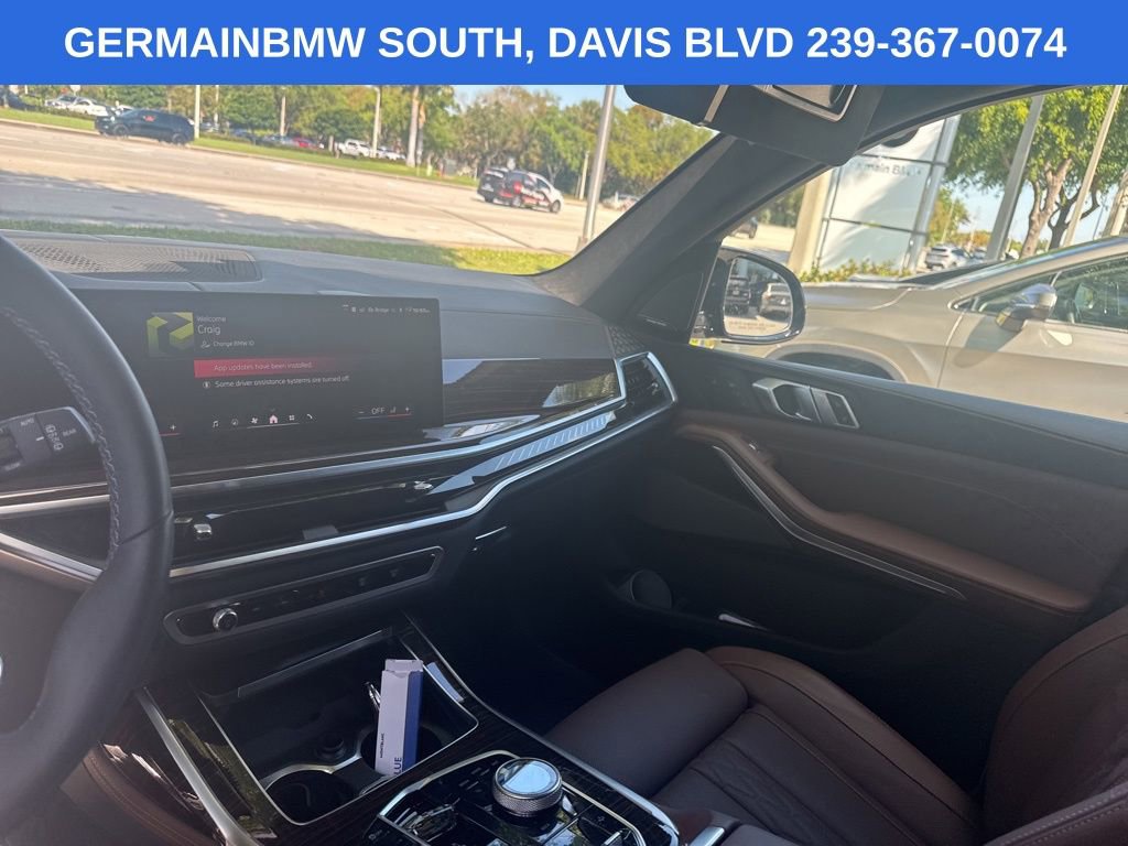 Used 2025 BMW X7 M60i AWD/4WD image 43