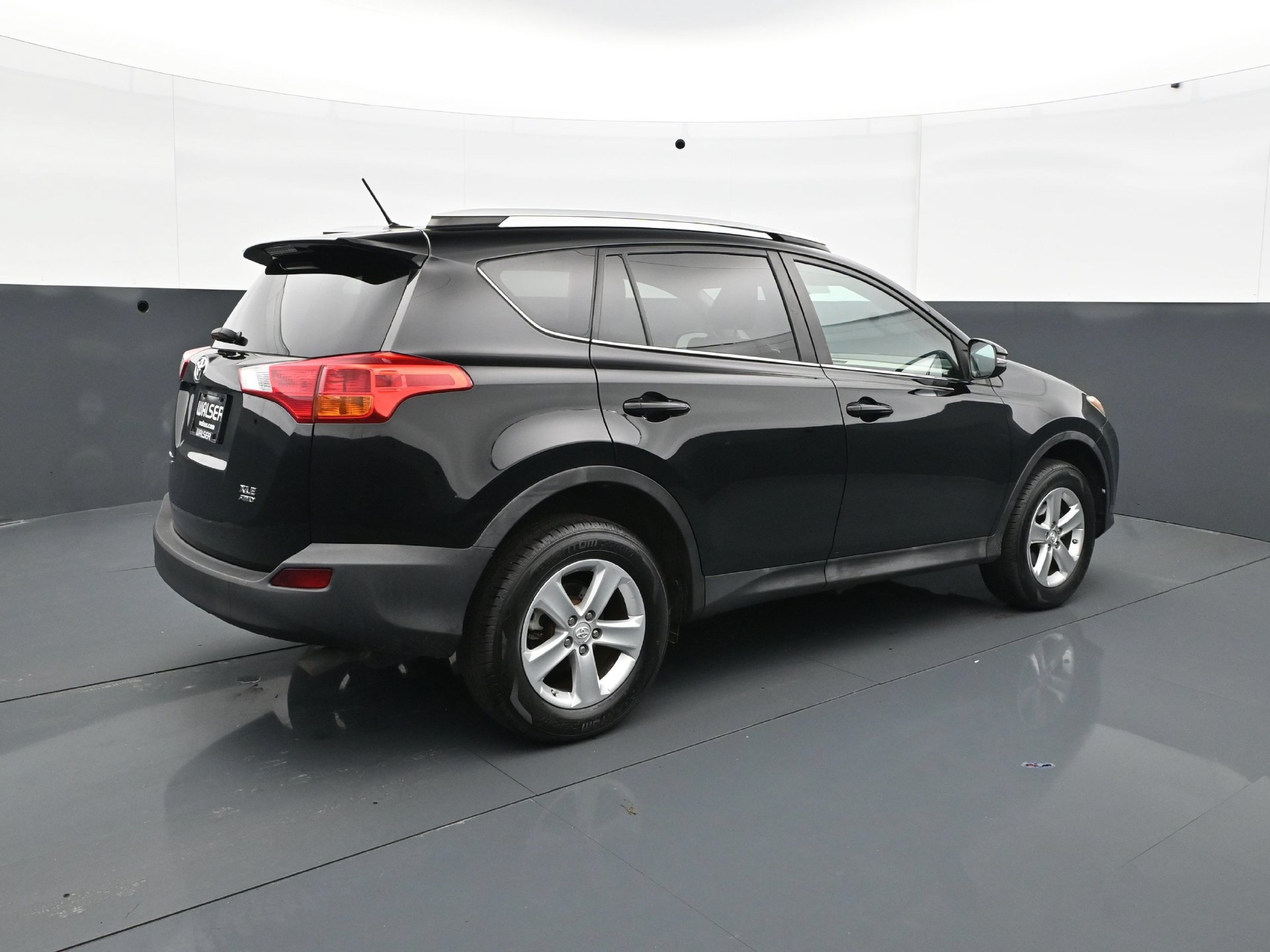 Used 2014 Toyota RAV4 XLE AWD/4WD image 7