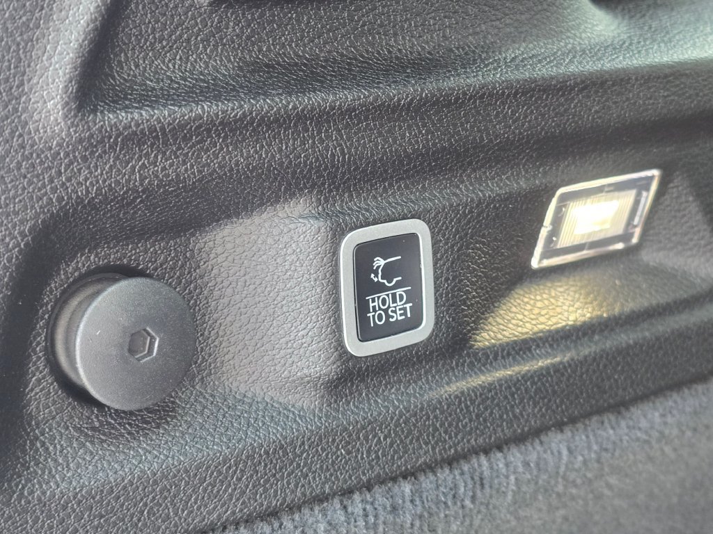 Used 2025 Jeep Grand Cherokee L Summit AWD/4WD image 16
