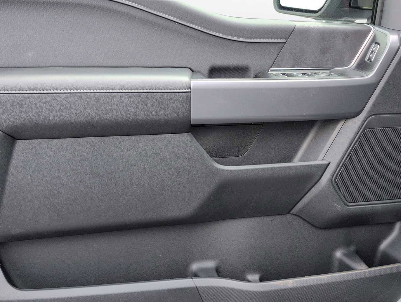 New 2025 Ford F150 XLT w/ Equipment Group 302A MID image 10