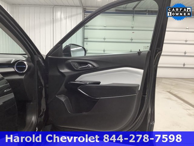 Used 2025 Chevrolet Trax LT w/ LT Convenience Package image 10