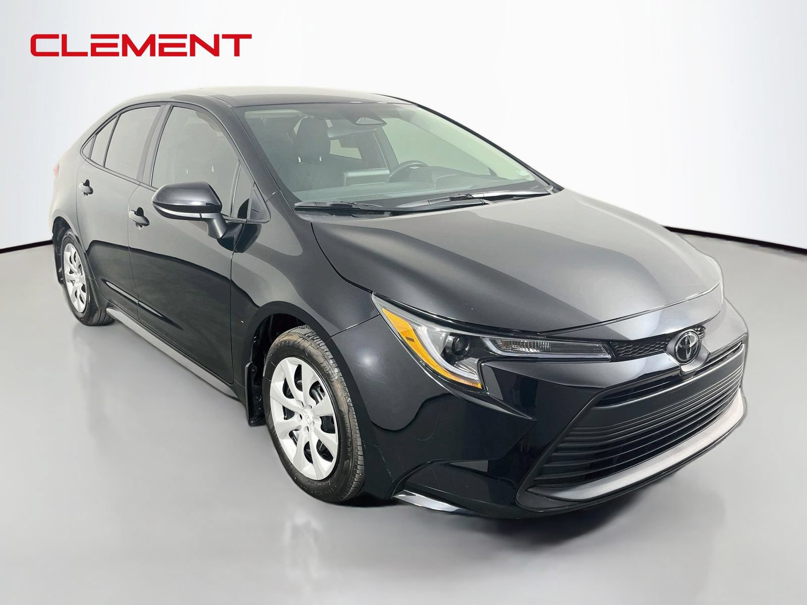 Used 2026 Toyota Corolla LE FWD image 4