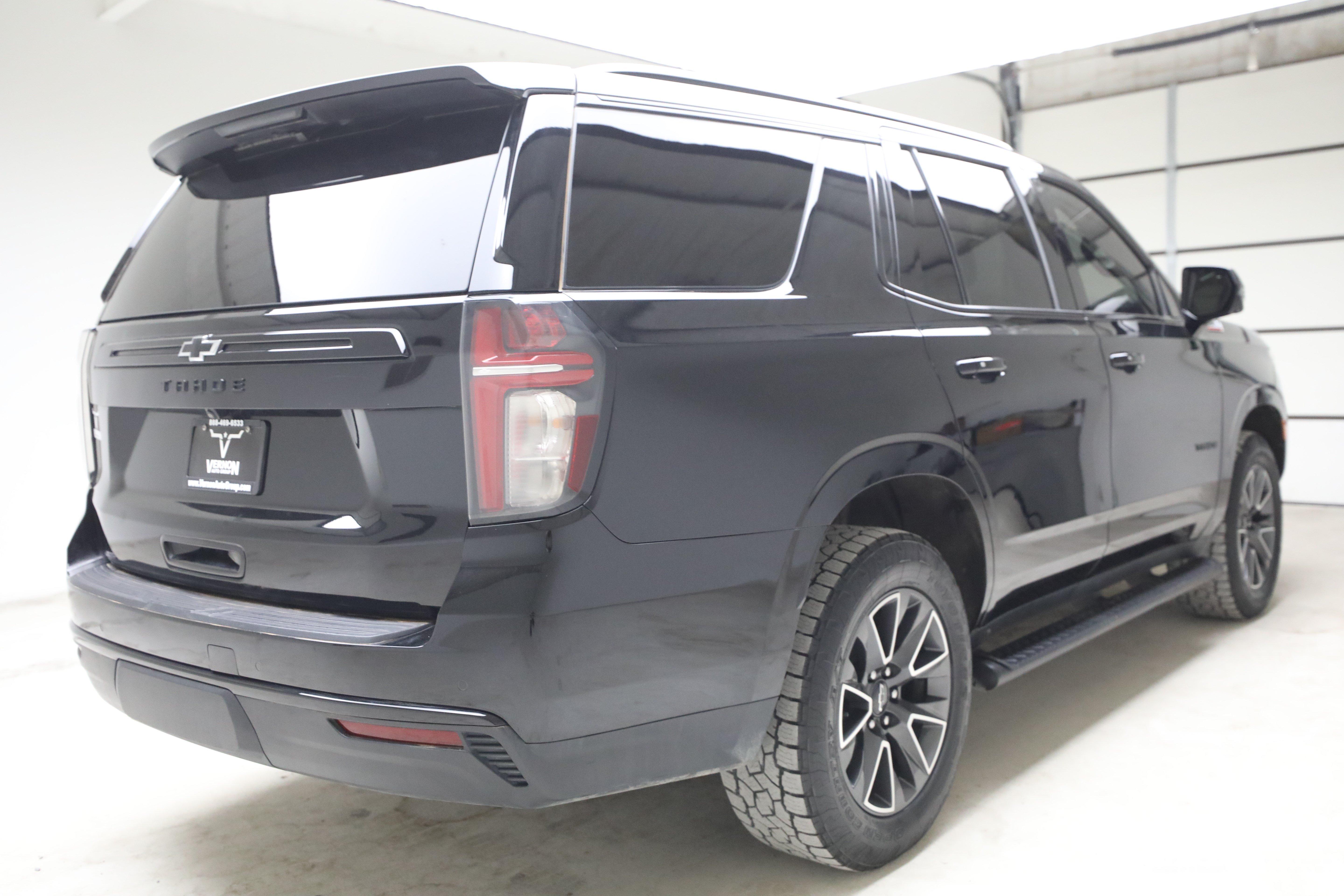 Used 2023 Chevrolet Tahoe Z71 w/ Z71 Off-Road Package AWD/4WD image 5
