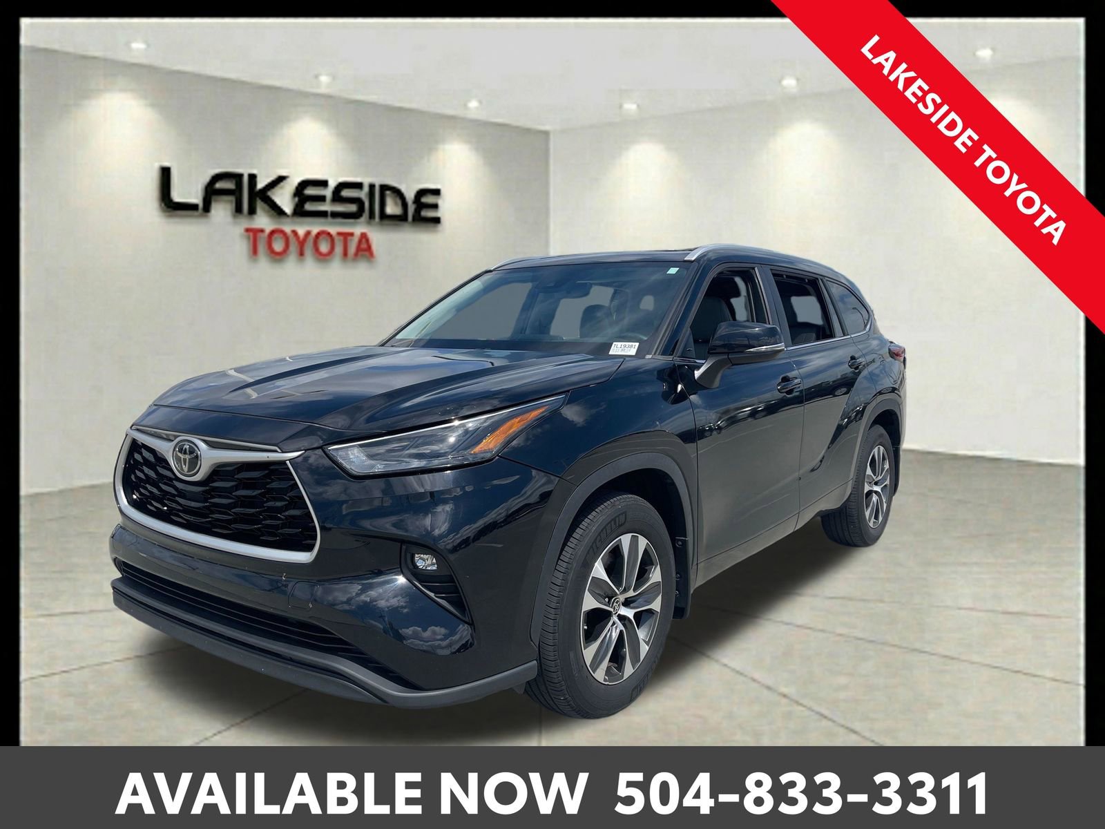 Used 2023 Toyota Highlander XLE FWD image 1