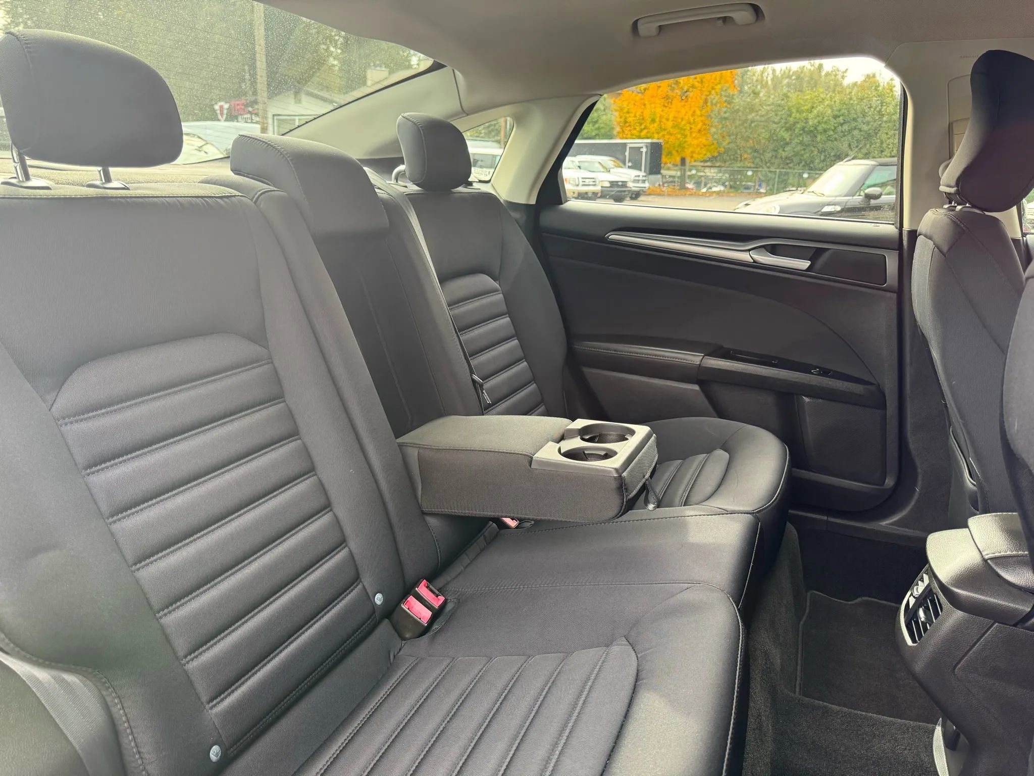 Used 2015 Ford Fusion SE image 20