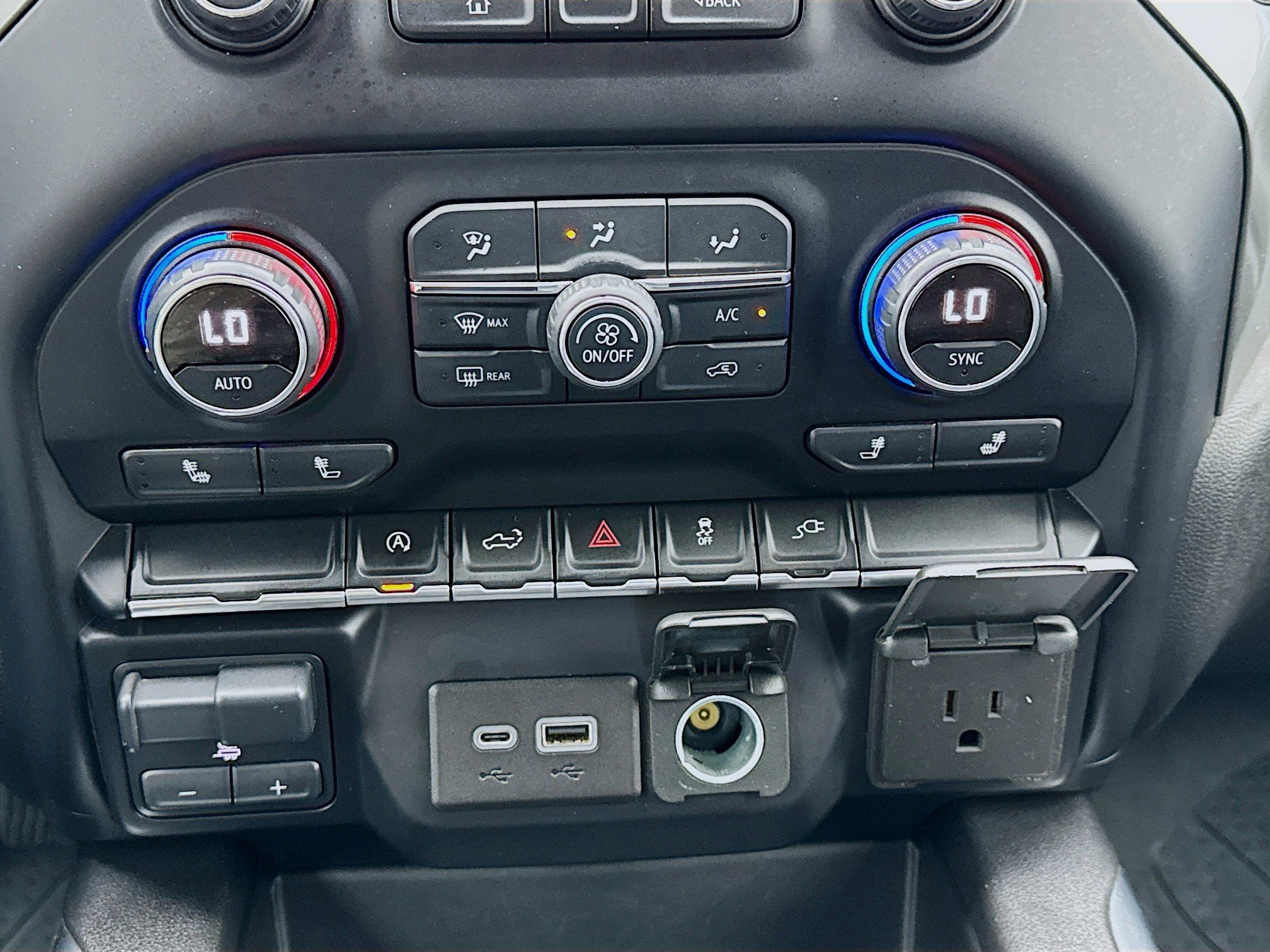 Used 2021 Chevrolet Silverado 1500 RST image 12