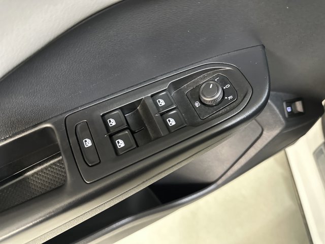 Certified 2023 Volkswagen Taos SE image 18