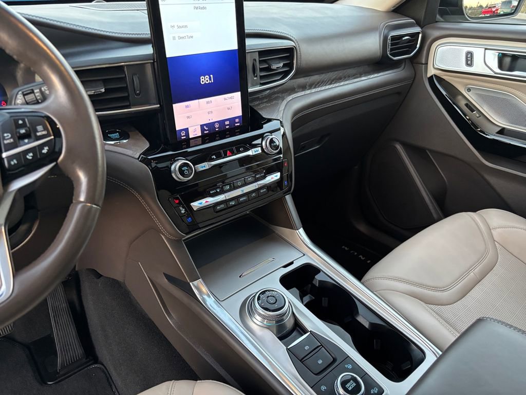 Used 2022 Ford Explorer Platinum w/ Equipment Group 601A image 21