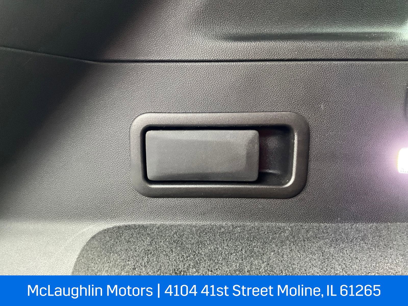 Certified 2022 Cadillac XT5 Premium Luxury w/ LPO, Floor Liner Package image 30