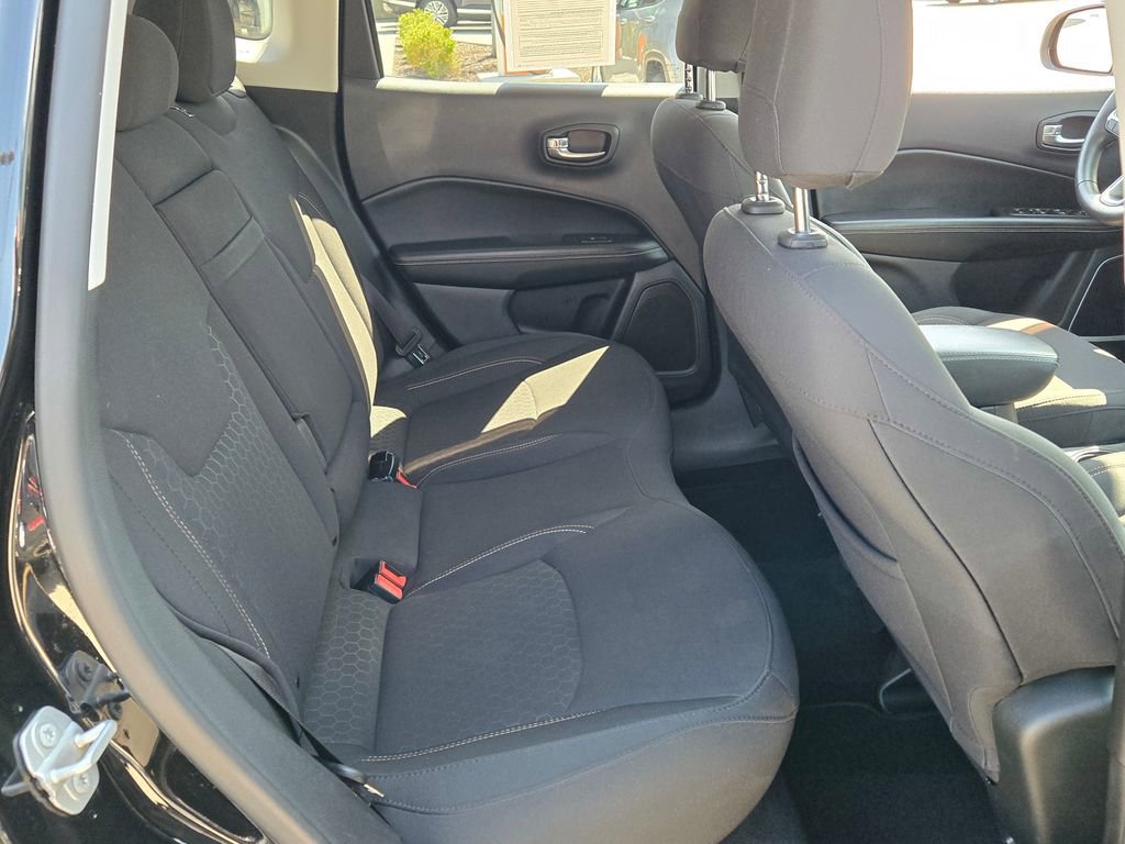 Used 2019 Jeep Compass Sport w/ Tech Group FWD image 17
