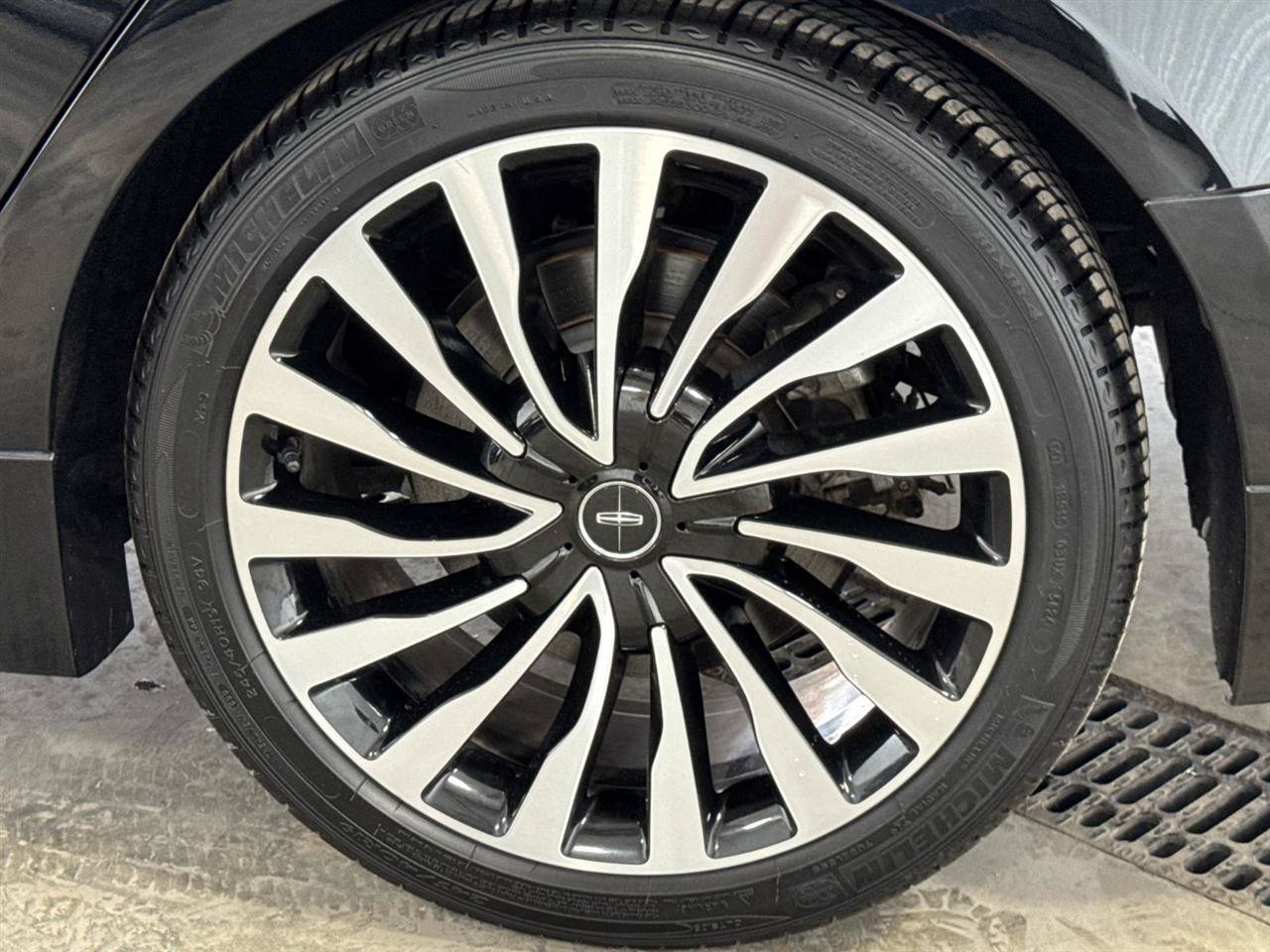 Used 2018 Lincoln MKZ Black Label w/ Technology Package AWD/4WD image 26