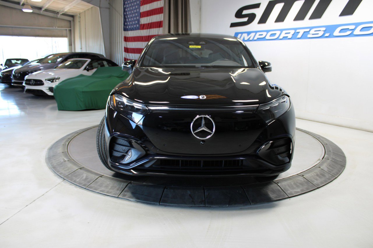 Used 2023 Mercedes-Benz EQS 580 4MATIC SUV image 3