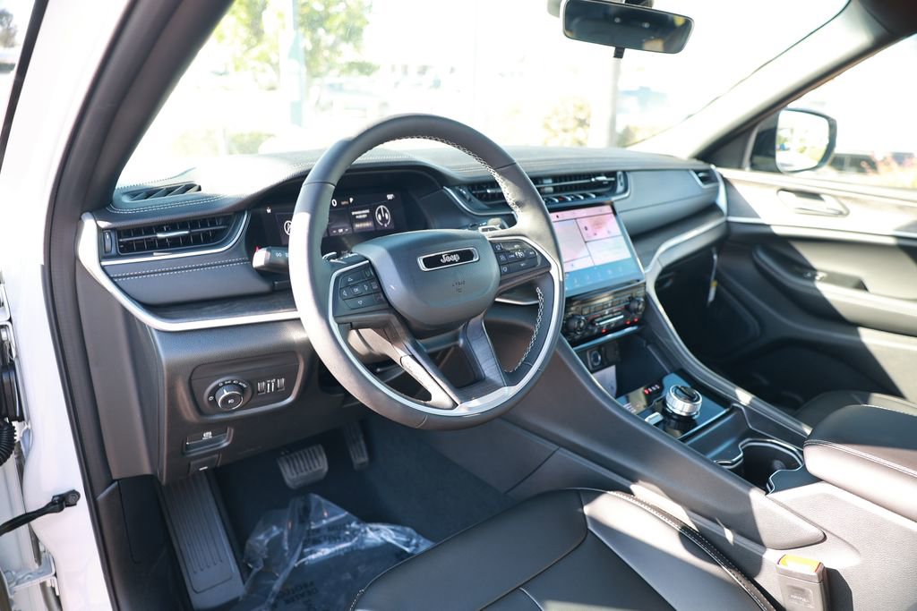 New 2025 Jeep Grand Cherokee L Limited image 10