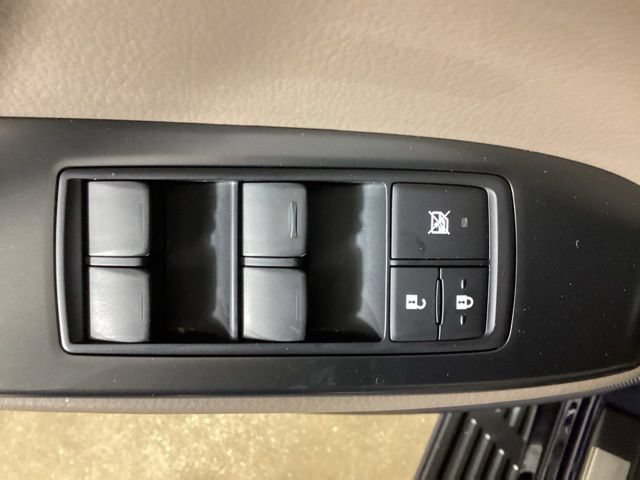 Certified 2023 Lexus GX 460 Luxury w/ Sport Design Package AWD/4WD image 20