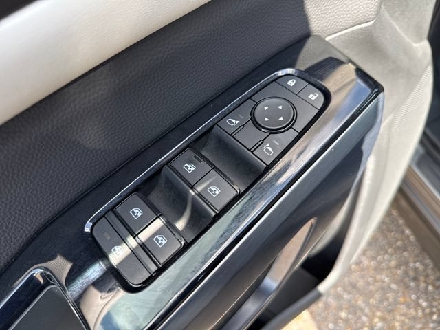 Certified 2025 Nissan Pathfinder SL w/ Cargo Package AWD/4WD image 11