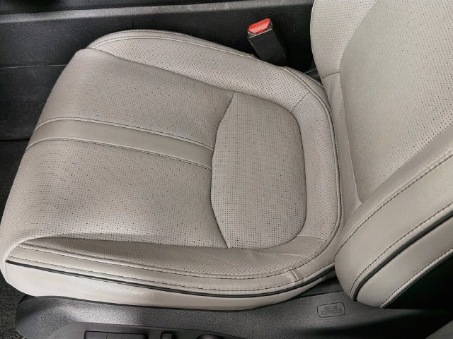 Used 2025 Honda Pilot Elite image 25