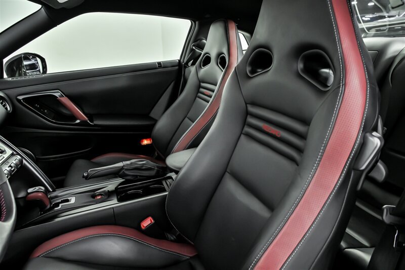 Used 2016 Nissan GT-R Black Edition AWD/4WD image 18