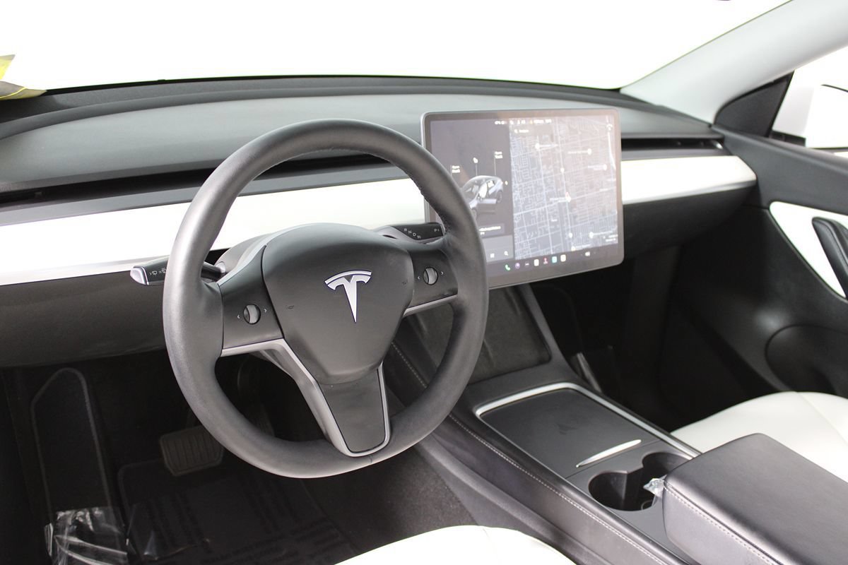 Used 2022 Tesla Model Y Long Range AWD/4WD image 7