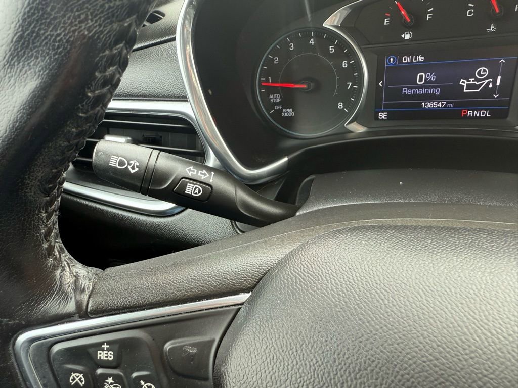 Used 2019 Chevrolet Equinox LT w/ Driver Convenience Package image 34