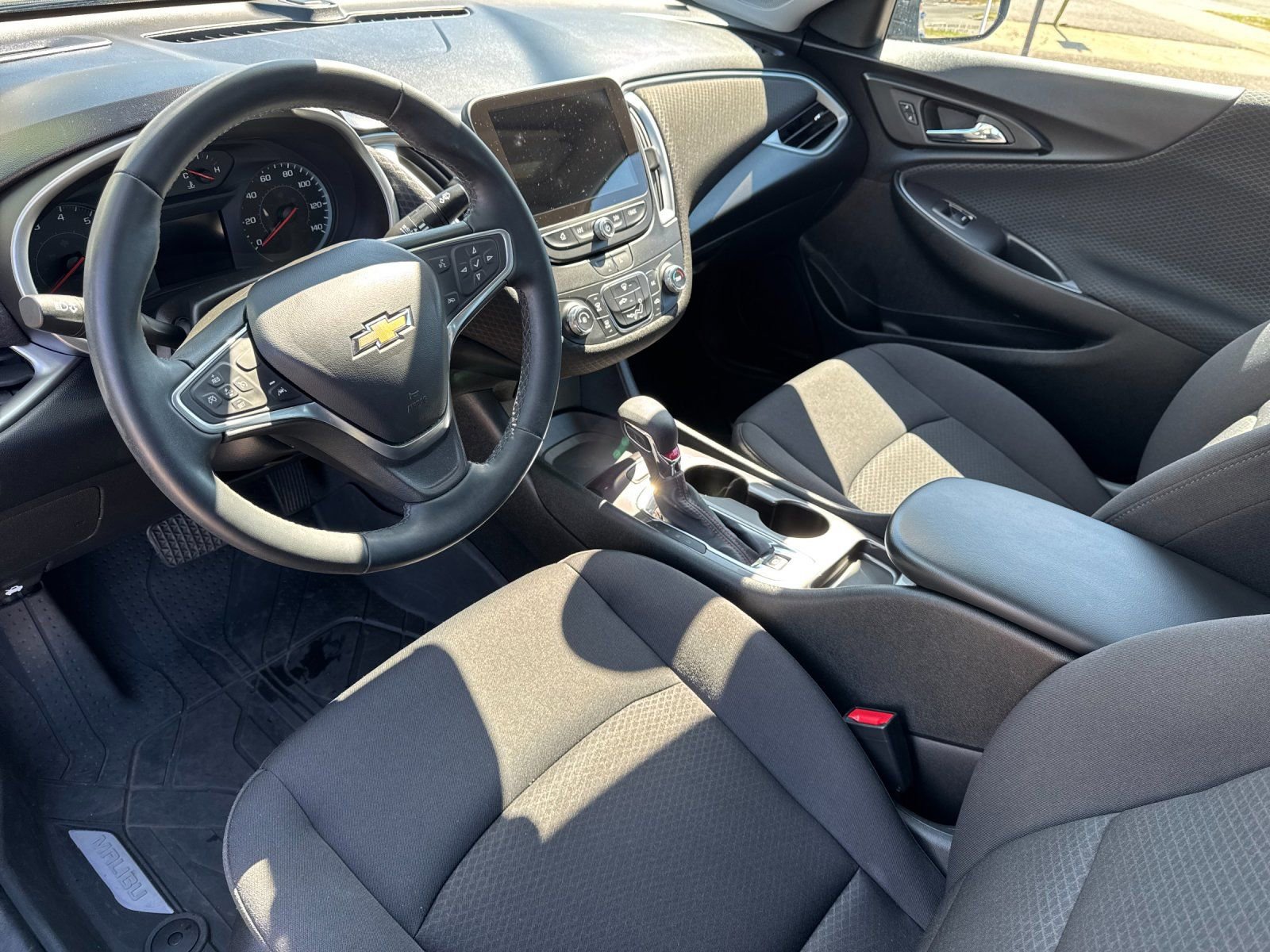 Used 2023 Chevrolet Malibu RS w/ LPO, Floor Liner Package FWD image 11