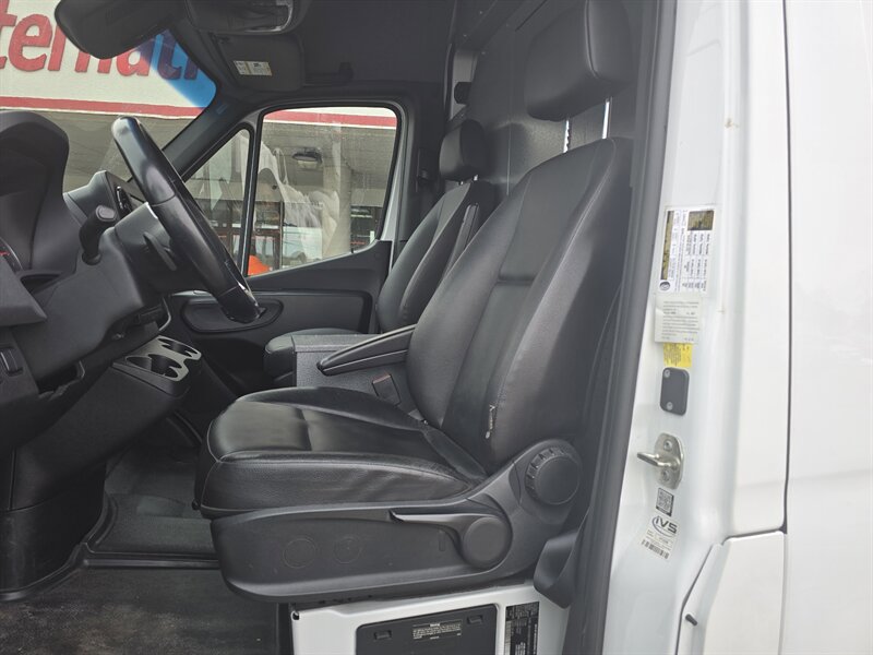 Used 2021 Freightliner Sprinter 2500 image 9