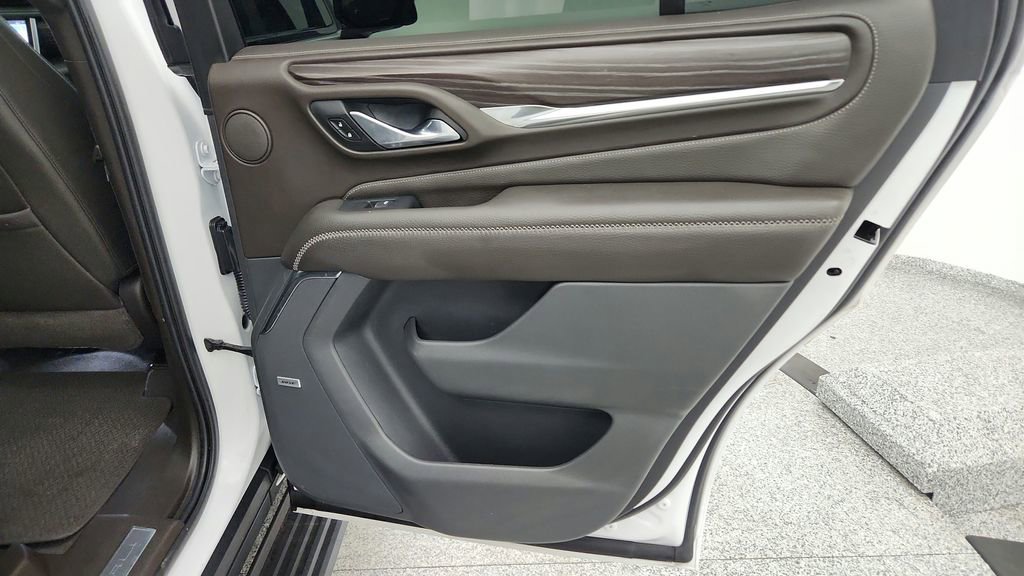 Used 2021 GMC Yukon Denali w/ Denali Ultimate Package image 32