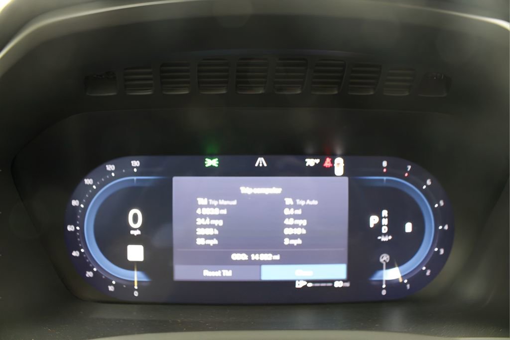 Certified 2025 Volvo XC90 B6 Plus image 30