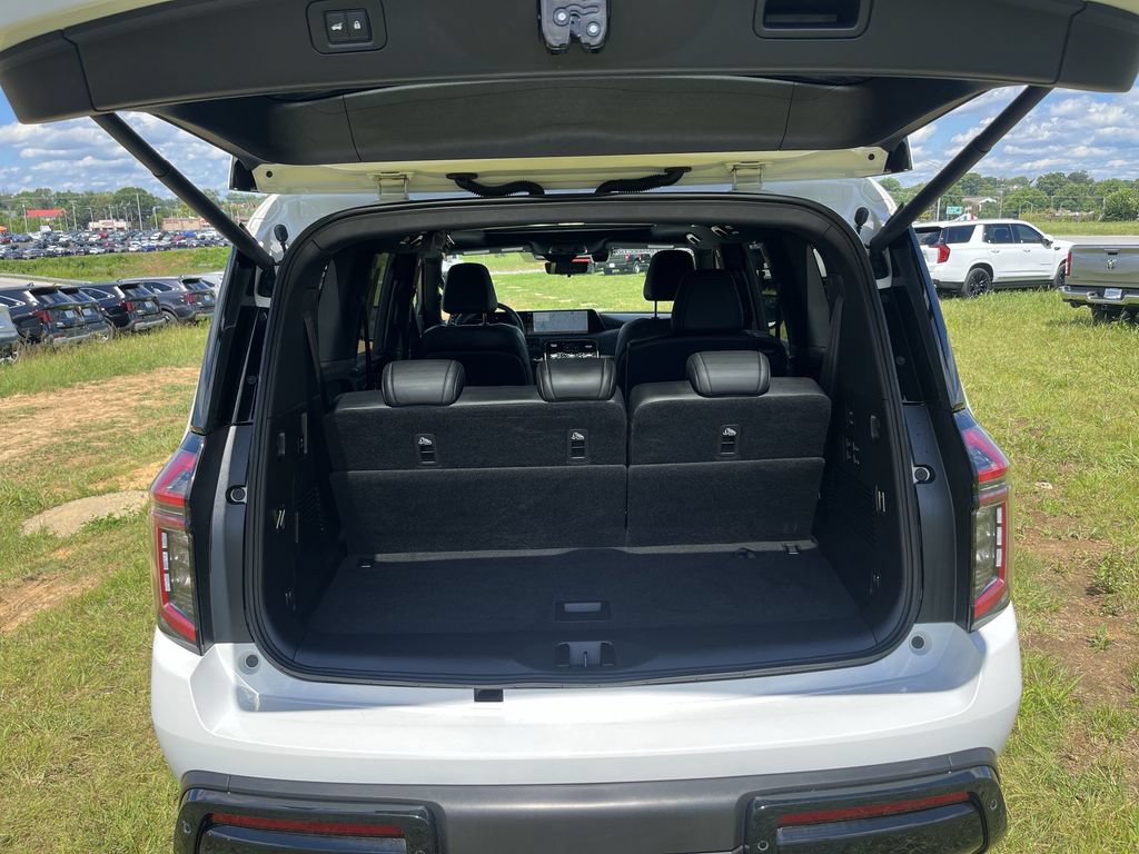 Certified 2025 Nissan Armada PRO-4X AWD/4WD image 31