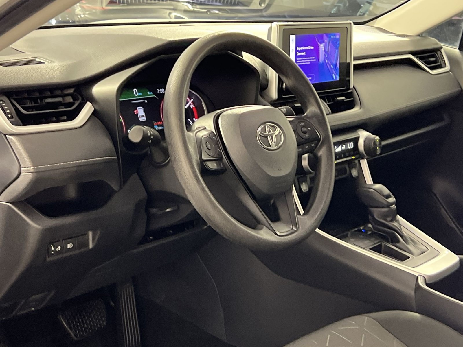 Used 2025 Toyota RAV4 XLE FWD image 17