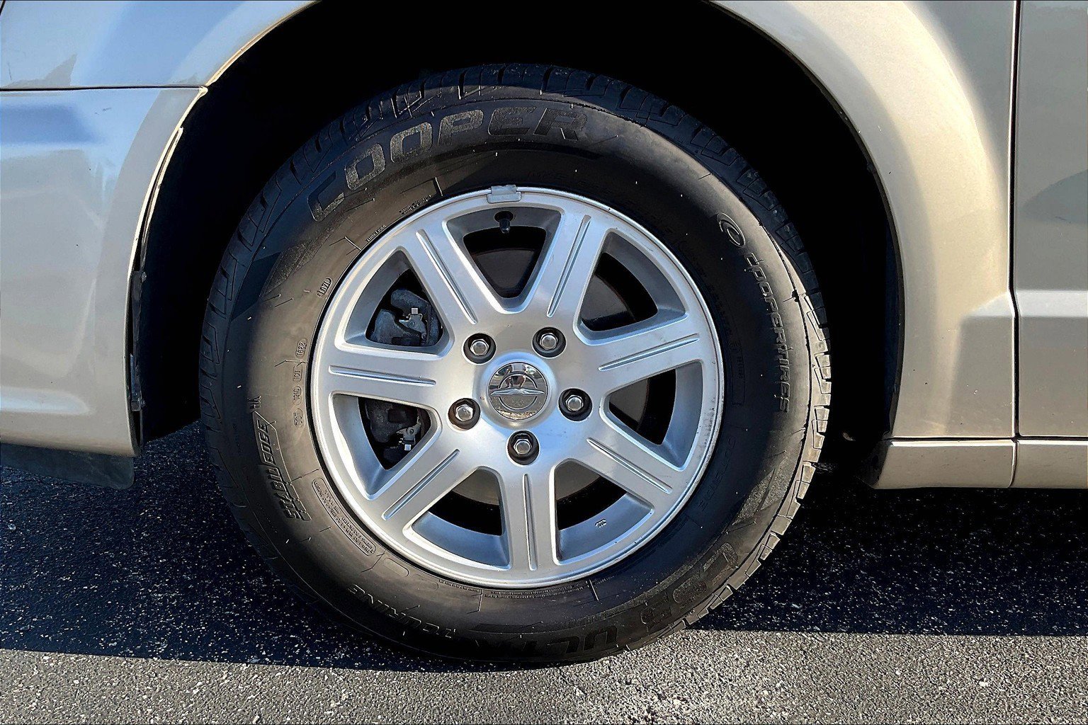 Used 2012 Chrysler Town & Country Touring w/ Entertainment Group #1 image 10