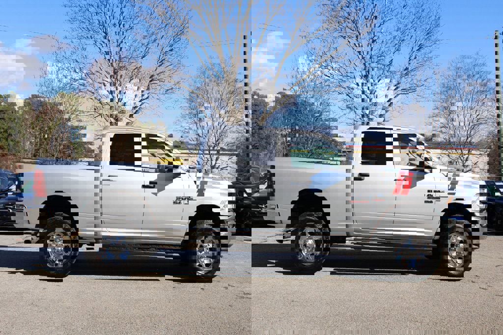 Used 2018 RAM 2500 Tradesman w/ Chrome Appearance Group image 5