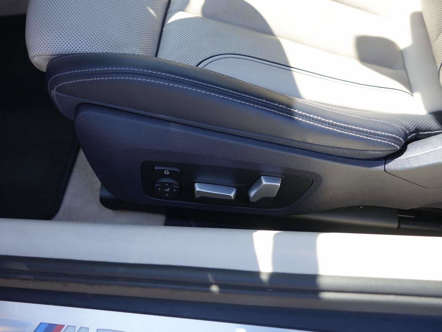 Used 2022 BMW M850i xDrive Convertible w/ M Carbon Exterior Package image 11