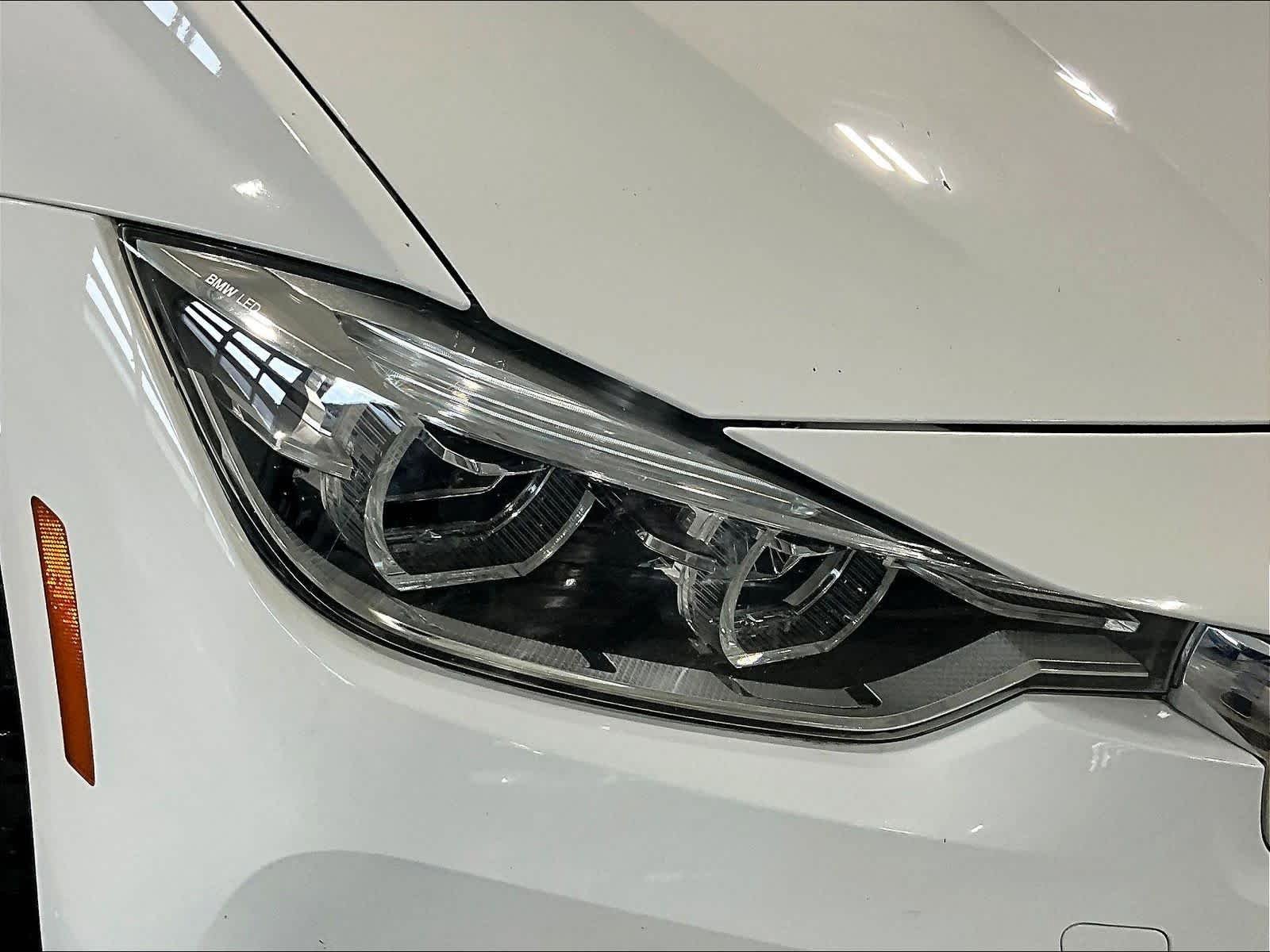 Used 2018 BMW 330i xDrive Sedan w/ Convenience Package AWD/4WD image 32
