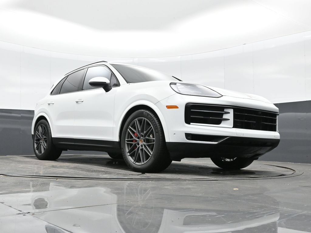 Certified 2025 Porsche Cayenne S AWD/4WD image 40