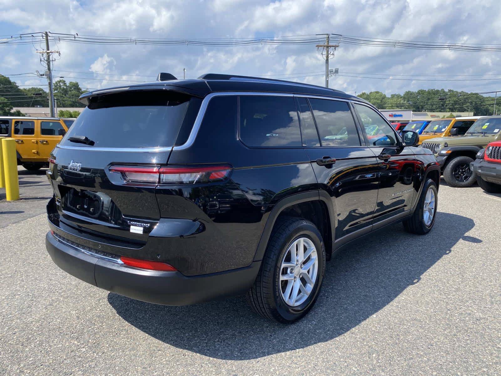 Certified 2023 Jeep Grand Cherokee L Laredo w/ Luxury Tech Group I AWD/4WD image 3