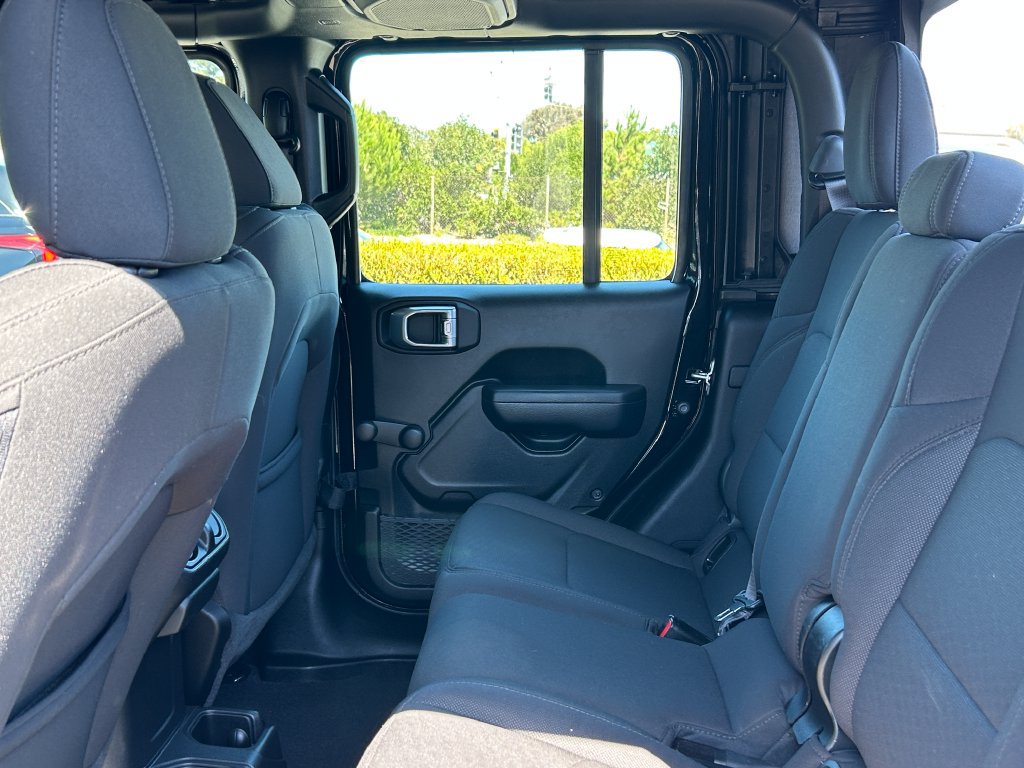 Used 2023 Jeep Gladiator Sport AWD/4WD image 29