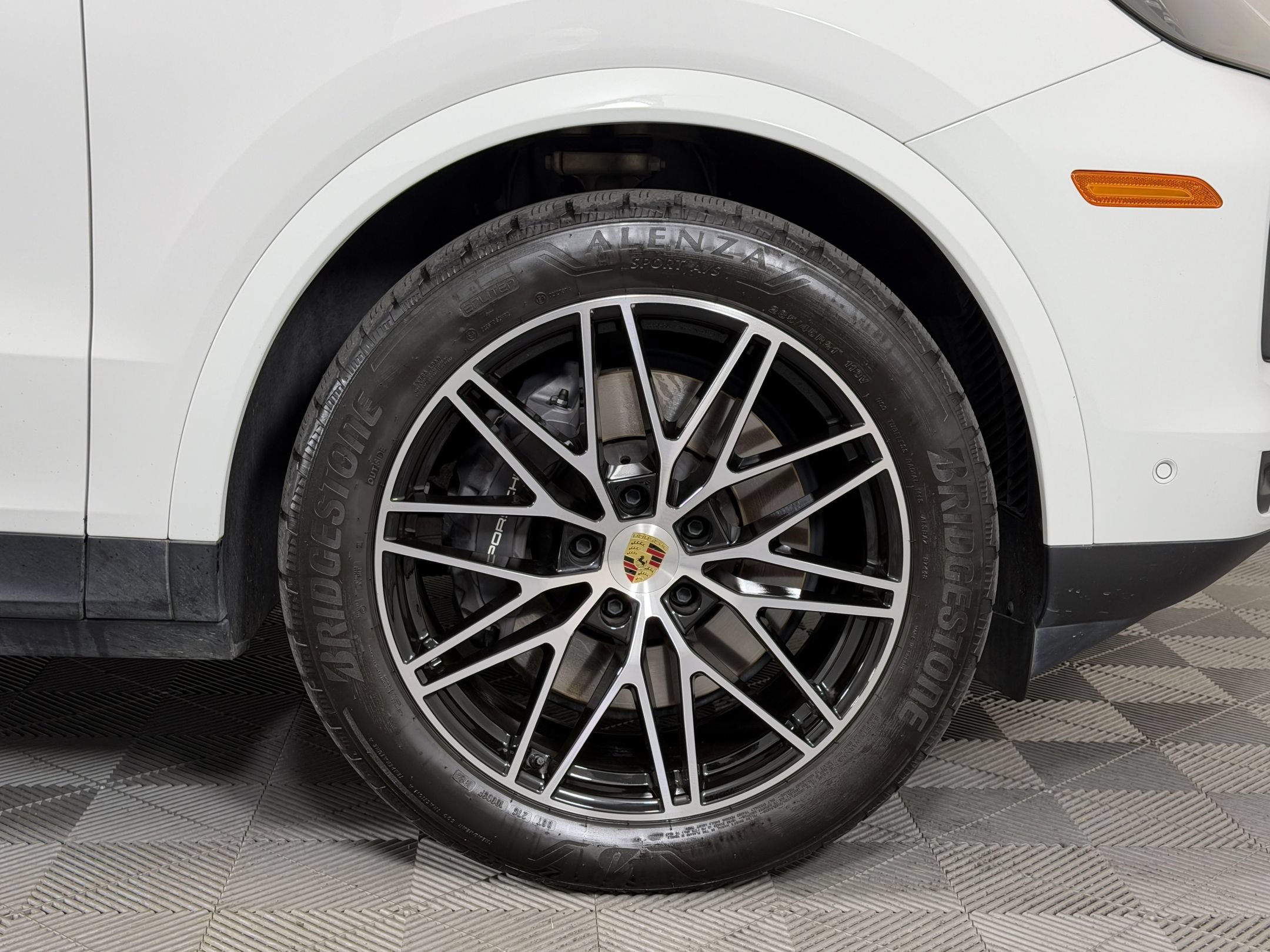 Certified 2024 Porsche Cayenne AWD/4WD image 14