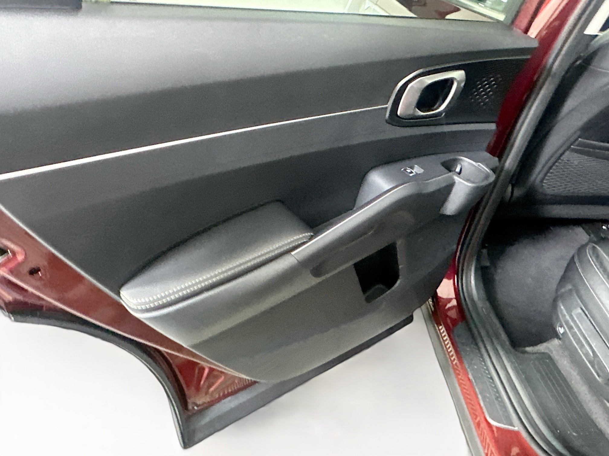 Used 2024 Kia Sorento S w/ Panoramic Sunroof Package image 26