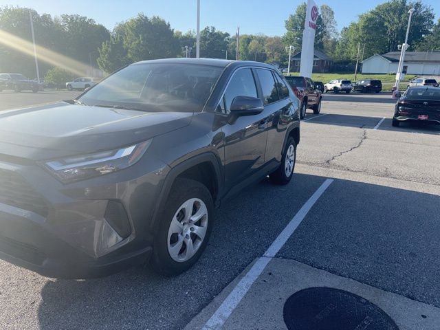 Used 2023 Toyota RAV4 LE AWD/4WD image 7