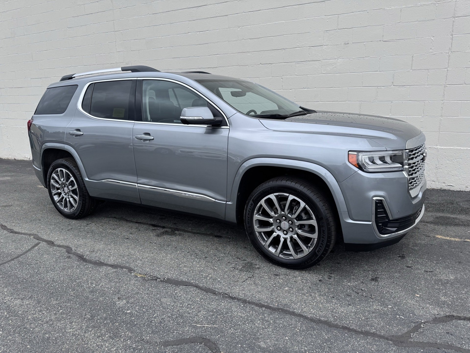 Used 2023 GMC Acadia Denali image 6