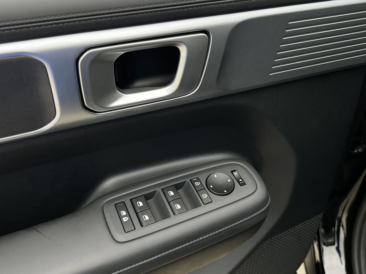 Used 2026 Hyundai Santa Fe SEL FWD image 21