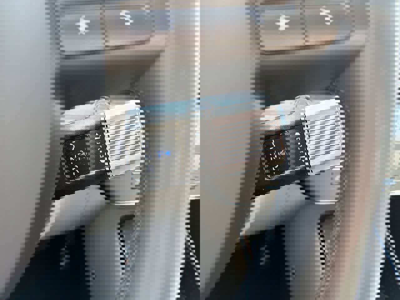 Used 2025 Hyundai Kona Limited image 34