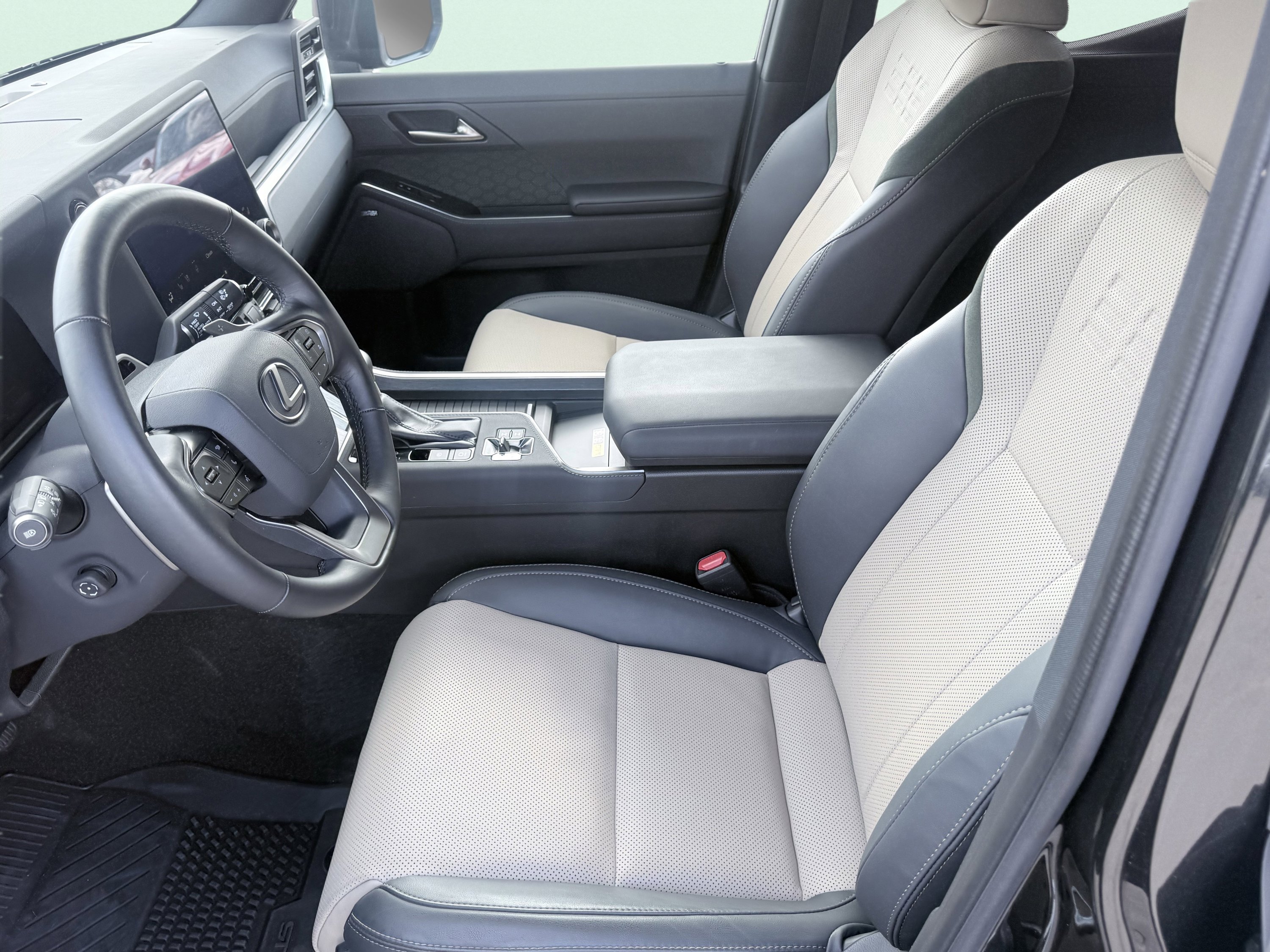 Used 2024 Lexus GX 550 image 13