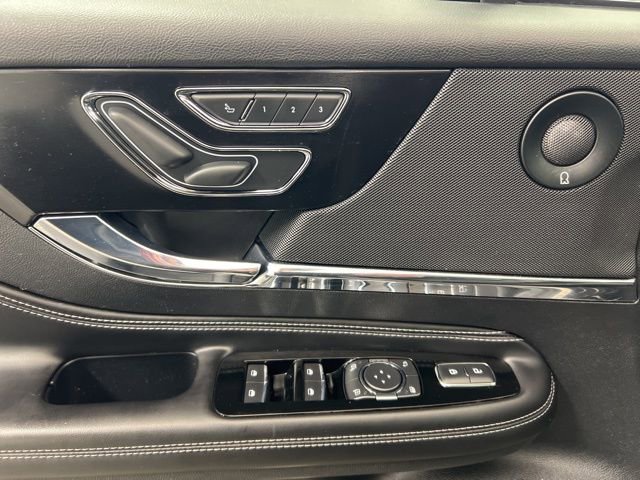 Used 2021 Lincoln Corsair Reserve image 17