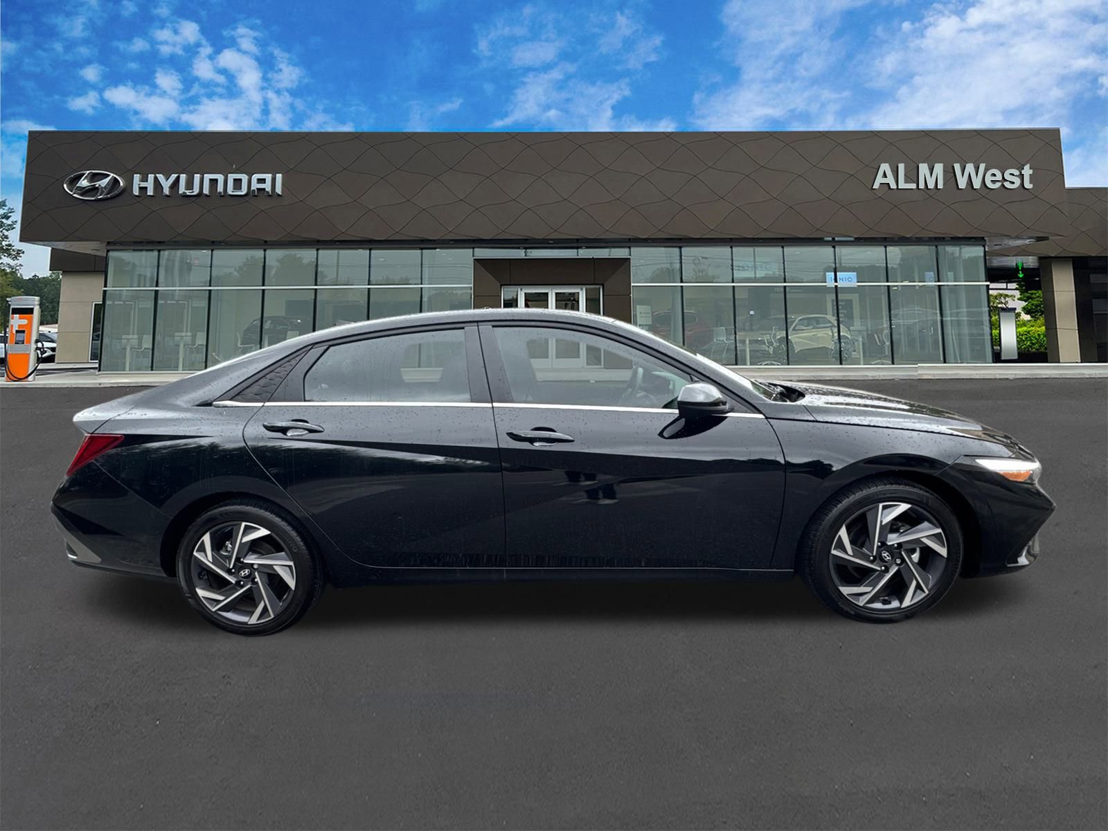 Certified 2025 Hyundai Elantra SEL w/ Cargo Package image 4