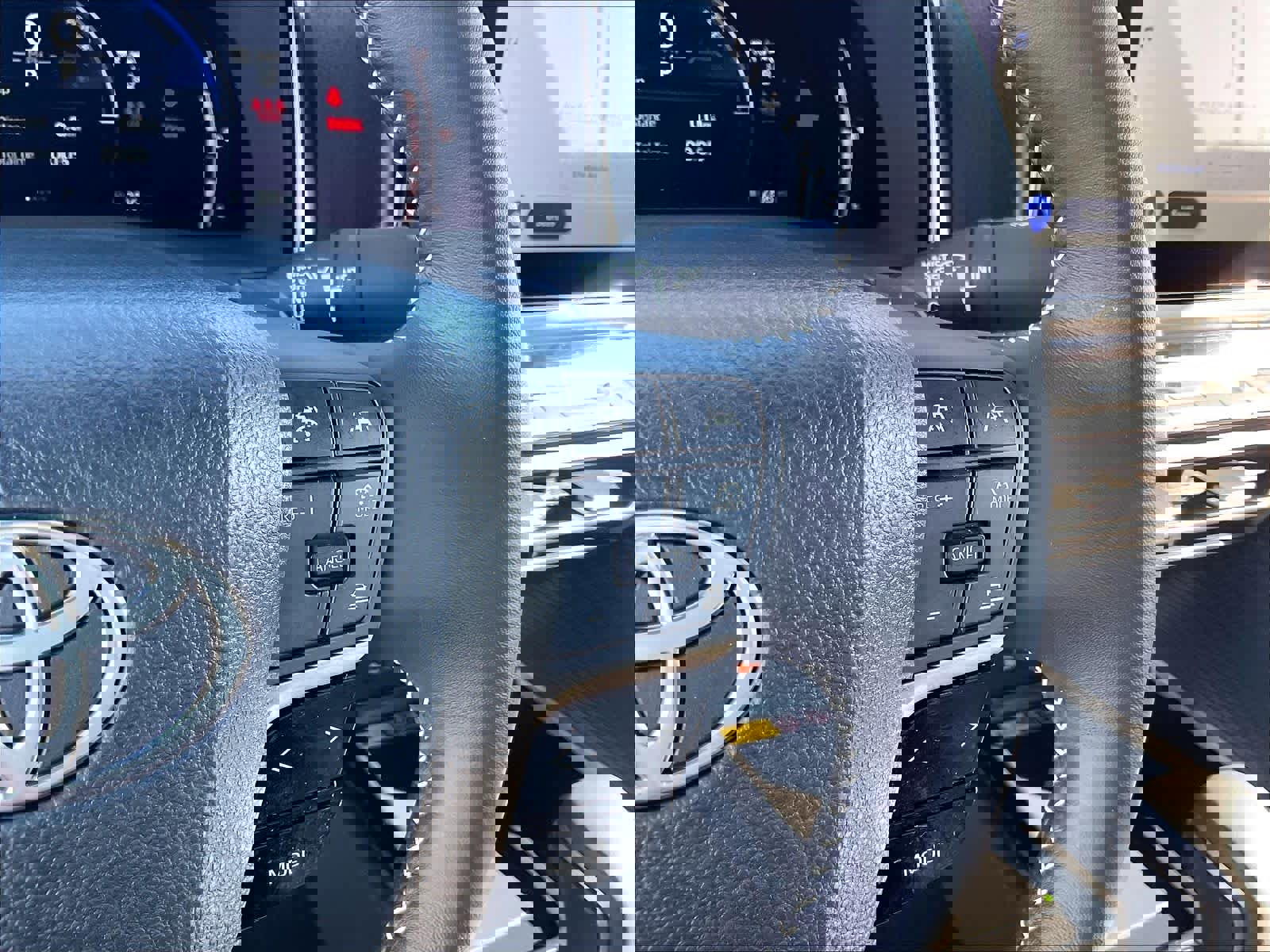 Used 2025 Toyota Camry SE image 22