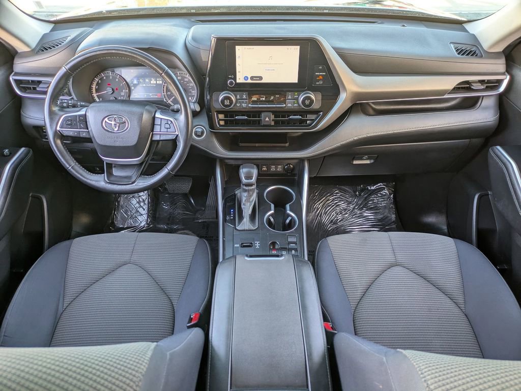 Used 2024 Toyota Highlander LE image 24